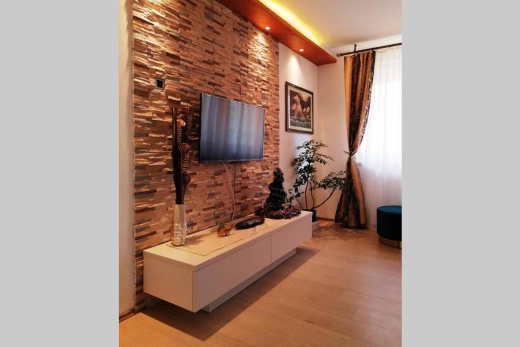 Oasis Felix Apartment Белград Екстериор снимка