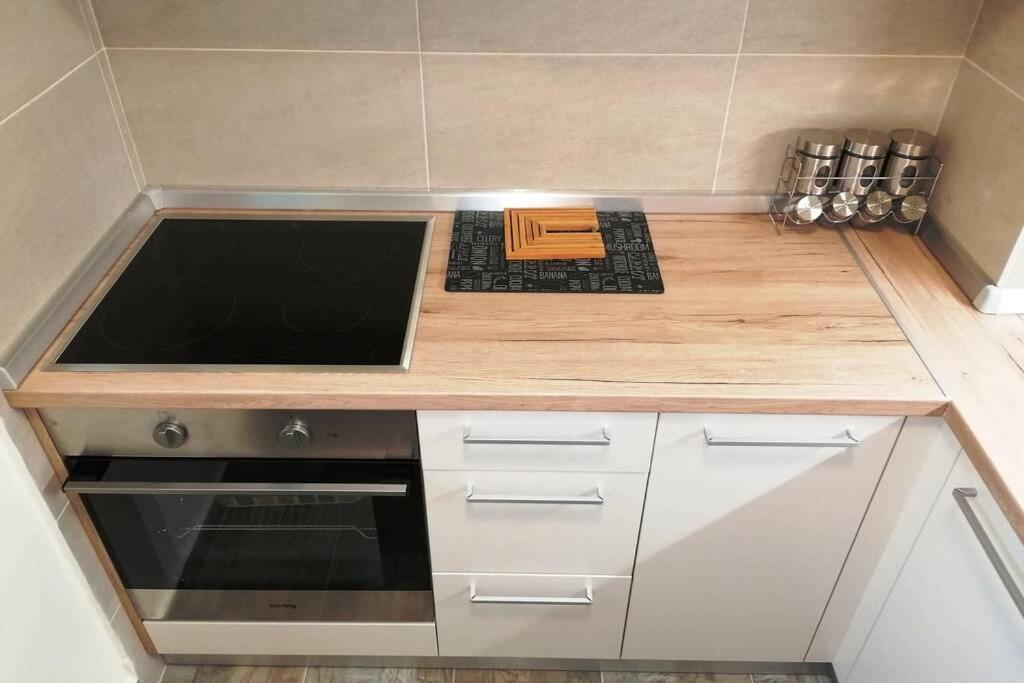 Oasis Felix Apartment Белград Екстериор снимка